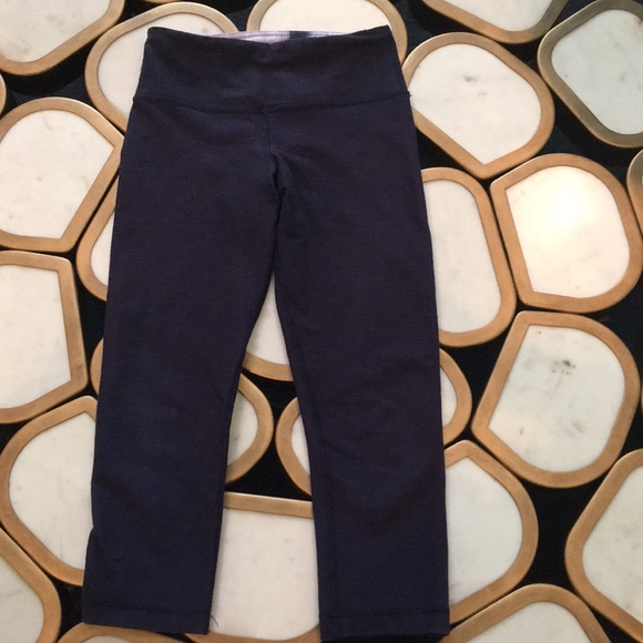 lululemon Wunder Under Crop Purple Pants - Picture 2 of 7